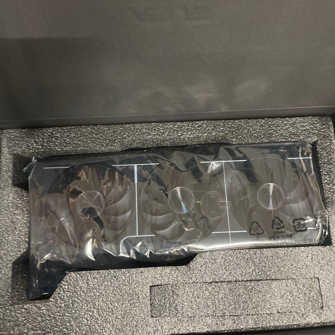 ASUS Radeon RX9060XT 16GB OC 3ファン