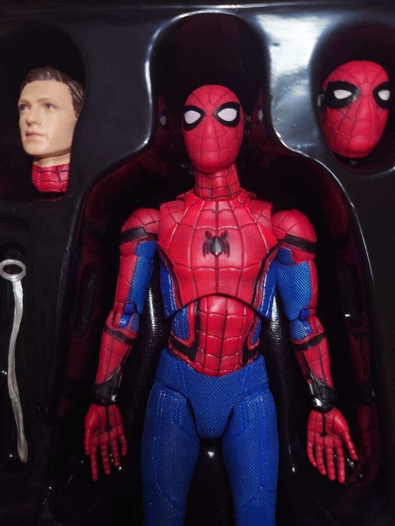 MAFEX No.103 スパイダーマン ホームカミング