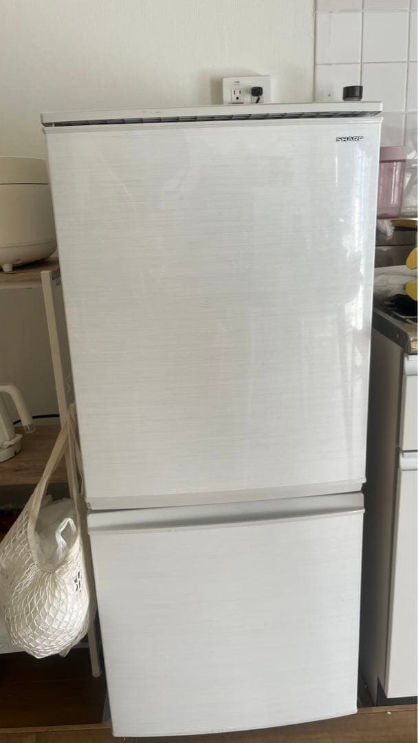 SHARP 冷蔵庫　SJ-D14ホワイト