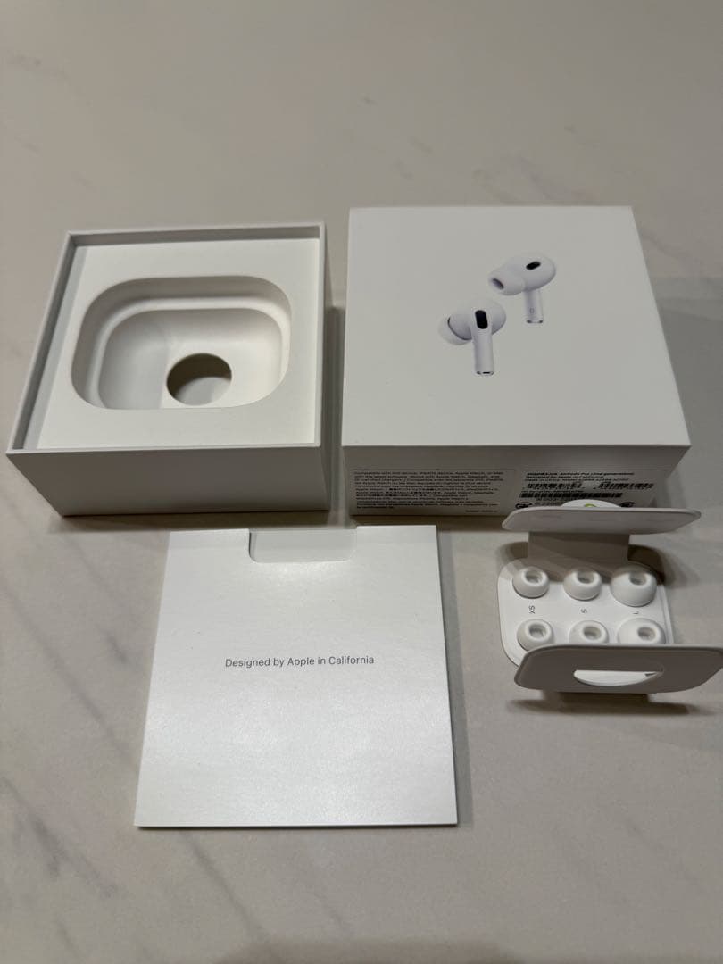 AirPods Pro(第2世代) MagSafe対応+ Spigenケース付き