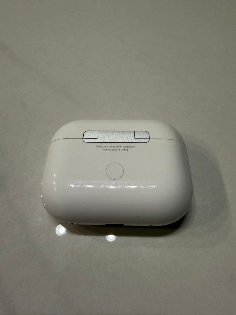 AirPods Pro(第2世代) MagSafe対応+ Spigenケース付き