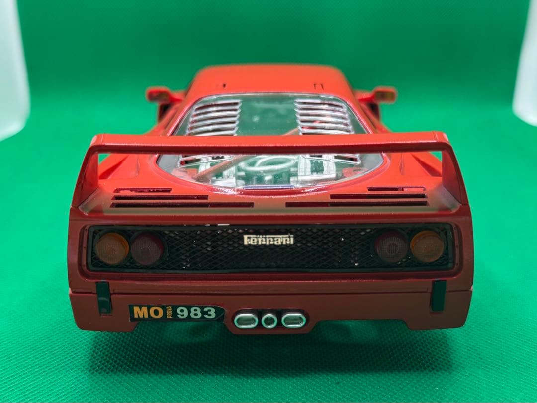 Ferrari F40 1/18スケール 赤
