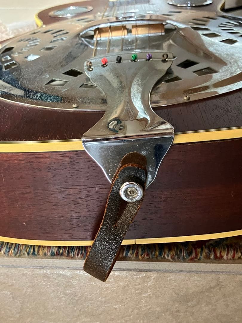 Epiphone The Spider リゾネーターギター　スクエアネック