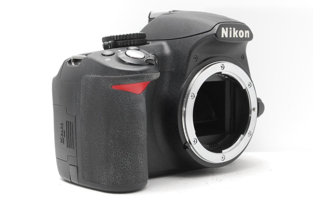 【新品級ショット数　外箱付】Nikon D3100　スマホ転送　動画も撮影できる