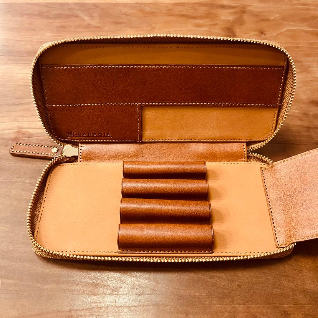 バハギア　ペンケース　ラウンドジップ型　プエブロ　コニャック