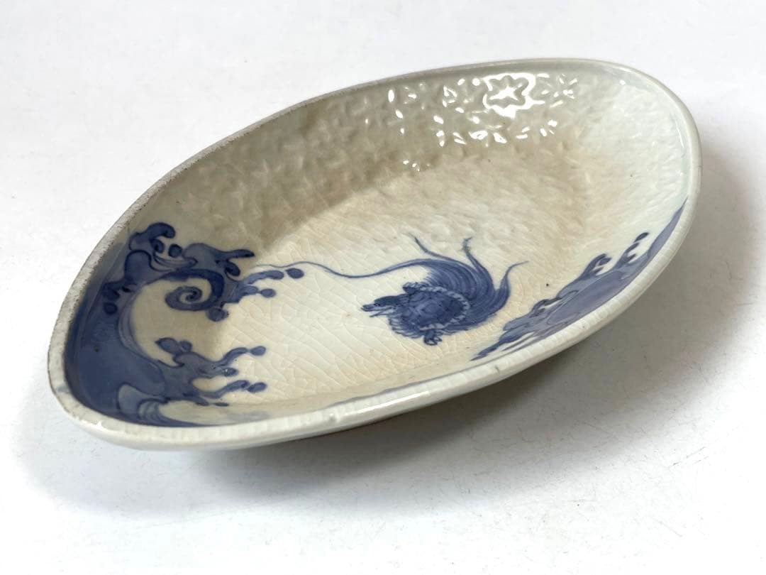骨董　アンティーク　古伊万里　藍九谷　変形皿　染付　印刻　波に亀　向付