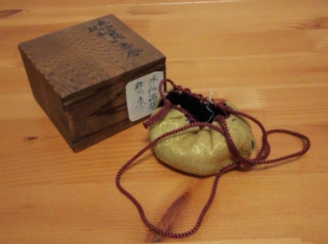 時代　水仙　蒔絵　研出　香合　共箱　仕服付　茶道具