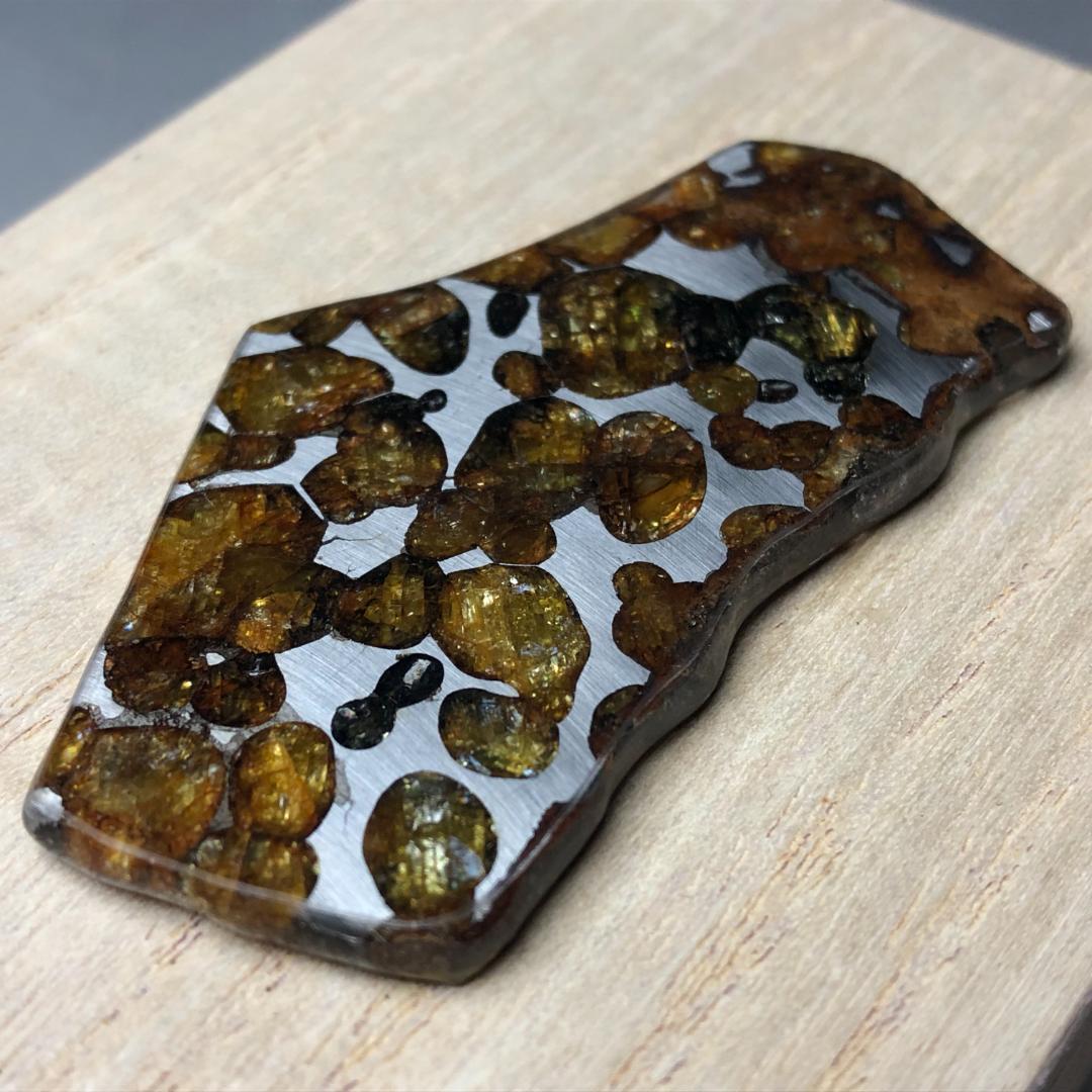 パラサイト隕石 隕石　石鉄隕石　セリコ隕石 美品　重さ約13ｇ　共箱