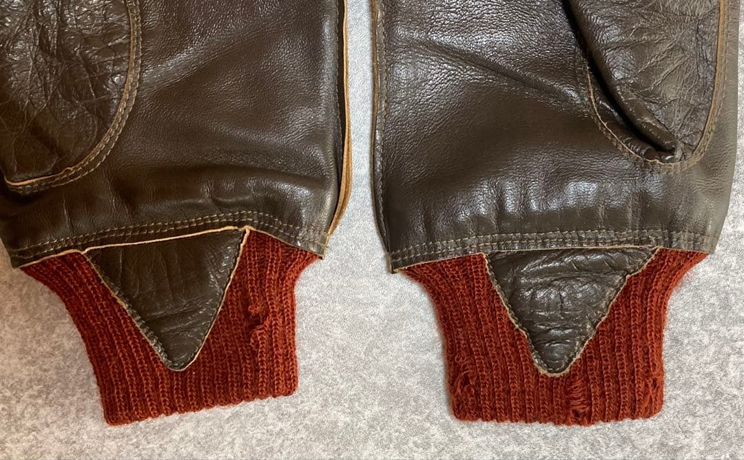 J*m様 The REAL McCOY'S ? A-10 GLOVE 赤リブ