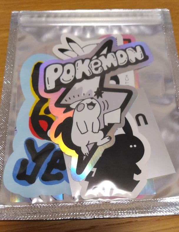 ポケモン　シャツ　特製ステッカー