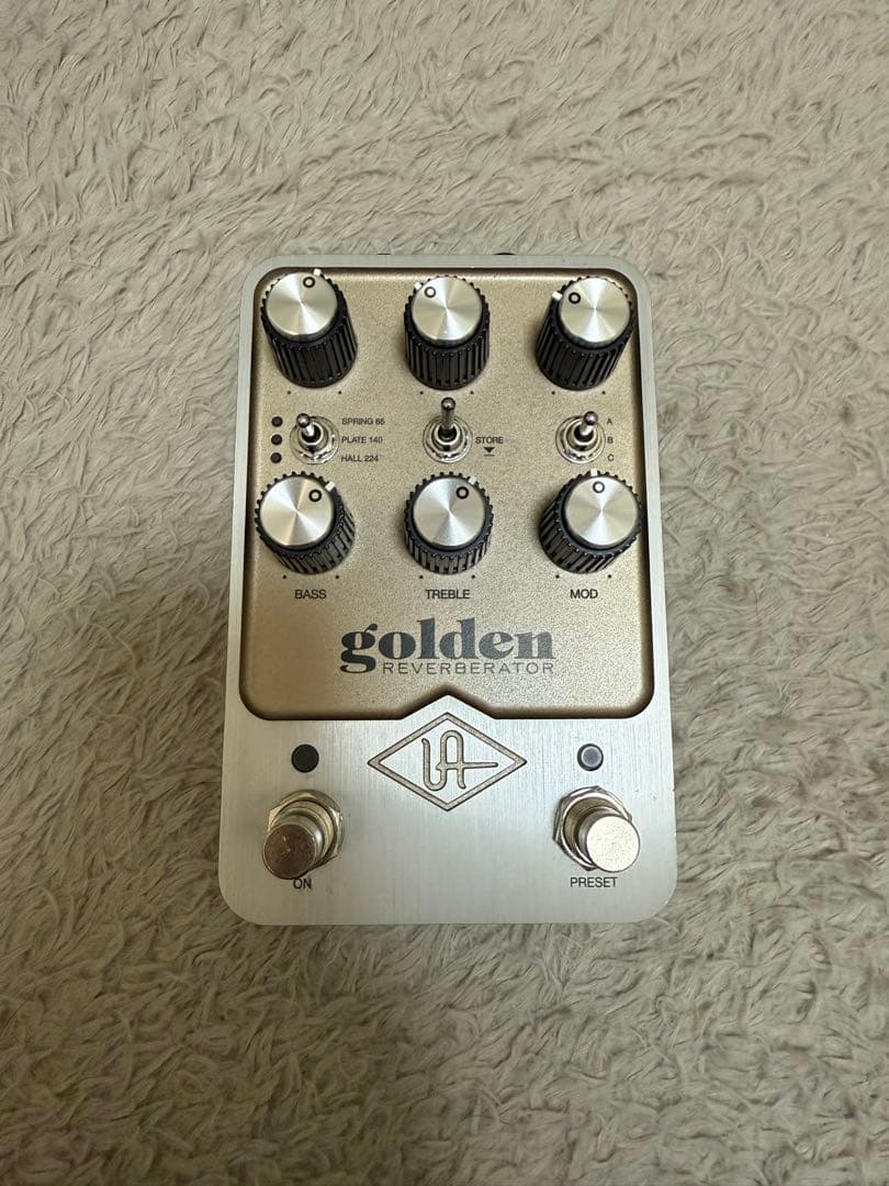 ギター Universal Audio UAFX golden REVERBERATOR