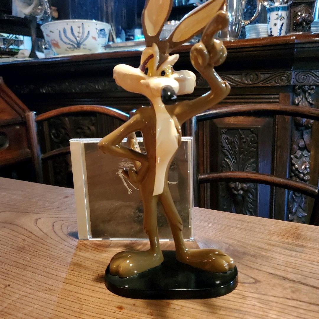 ※新品※　ワイリーコヨーテ　フィギュア　立ち姿