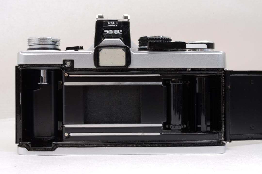 フィルムカメラ OLYMPUS OM-2N + 50mm f/1.8 + 200mm f/4