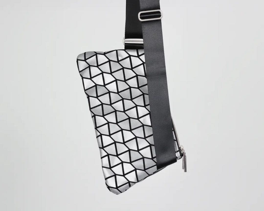 chi.wata チワタ ボディバッグ ショルダーバッグ ブラック 黒