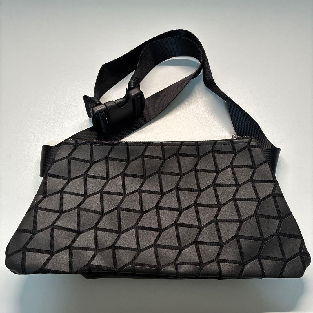 chi.wata チワタ ボディバッグ ショルダーバッグ ブラック 黒