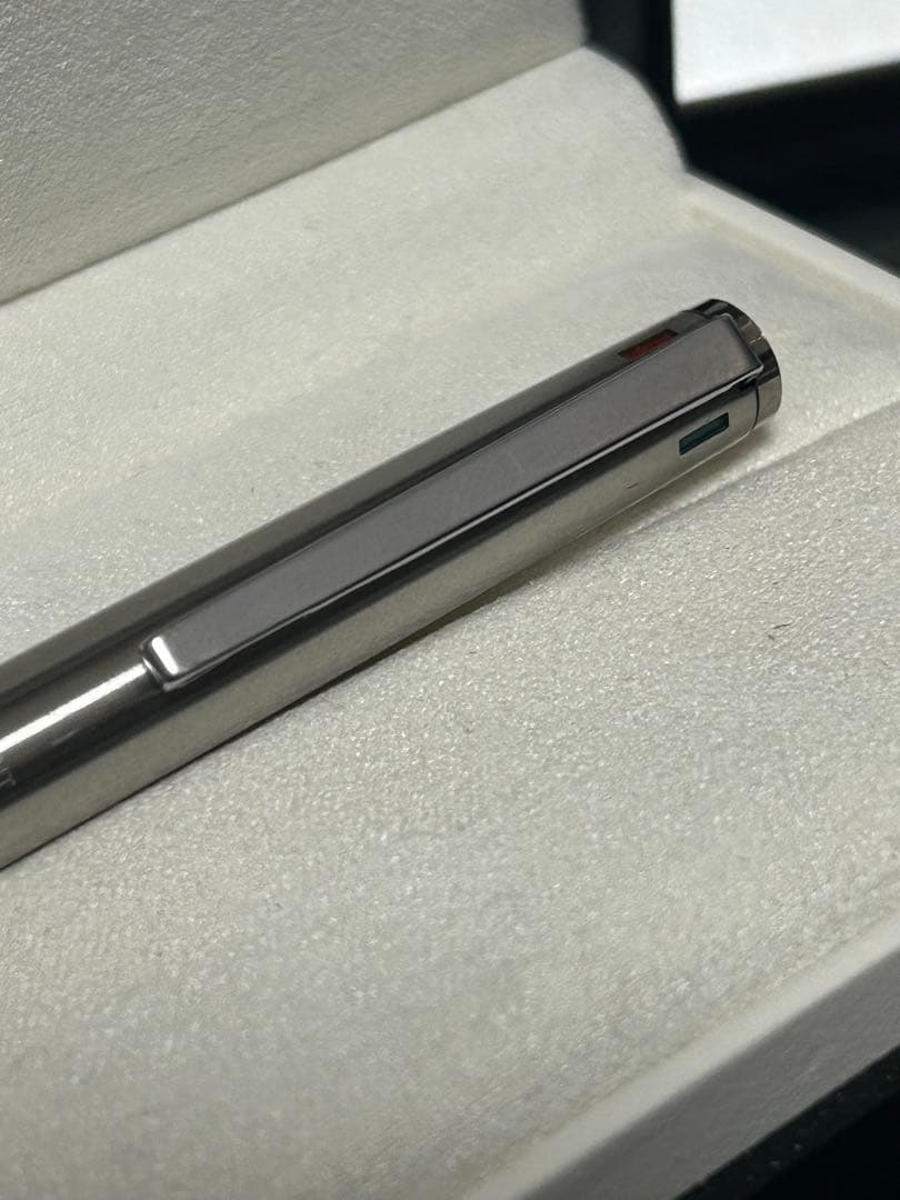 希少品。MONT BLANC シルバー 4色ボールペン