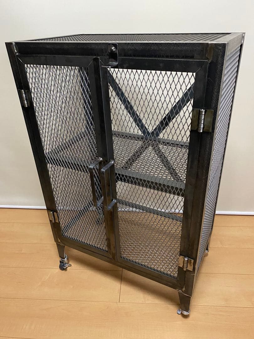 アイアンキャビネット　アイアンシェルフ　アイアンラック　アイアン家具