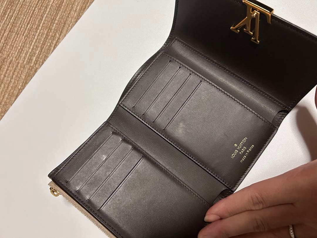 LOUIS VUITTON ポルトフォイユ　カプシーヌコンパクト　三つ折り財布