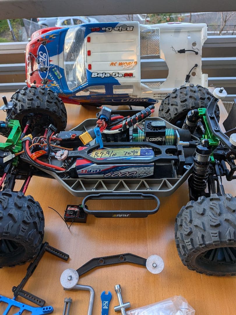 トラクサス SCT 4WD オプションパーツ付き　プロポも付きます。