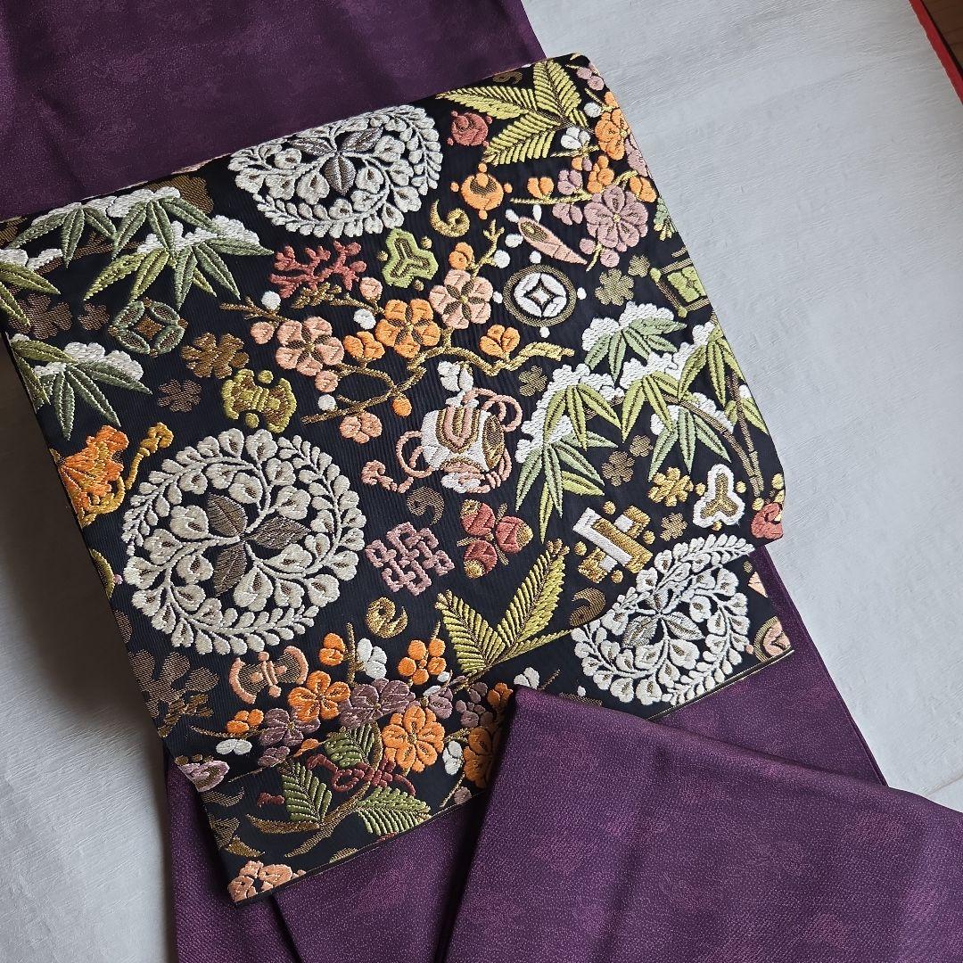 ハレの日に　宝尽くしと雪持ち松竹梅柄　唐織の袋帯