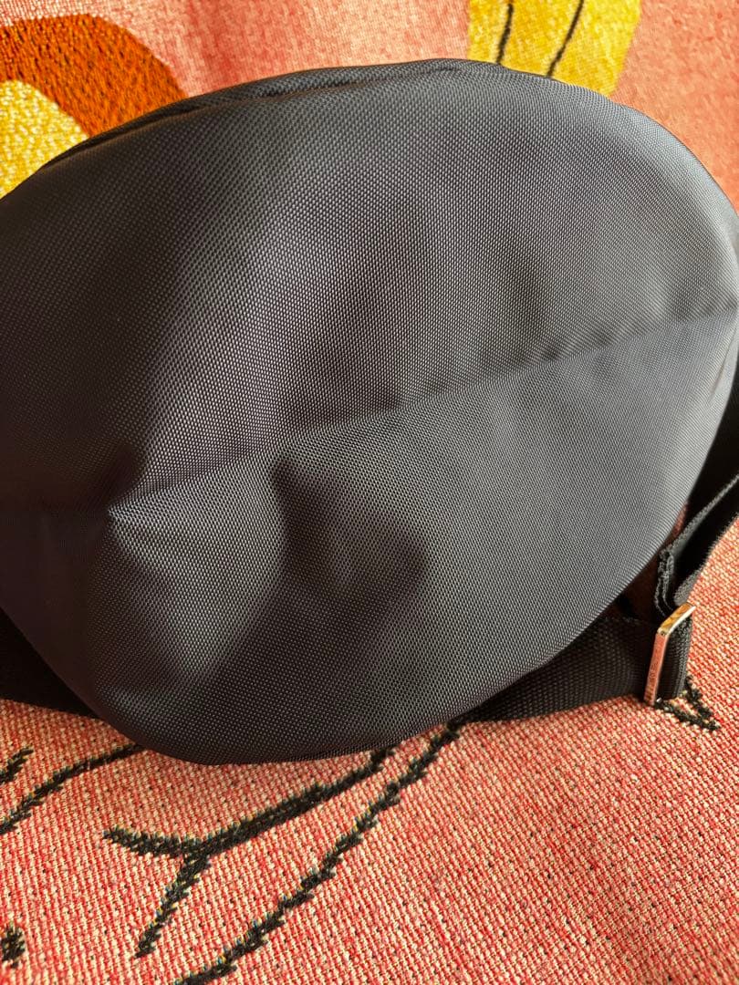 ザロウ THE ROW SLOUCHY BANANA TWO ナイロン