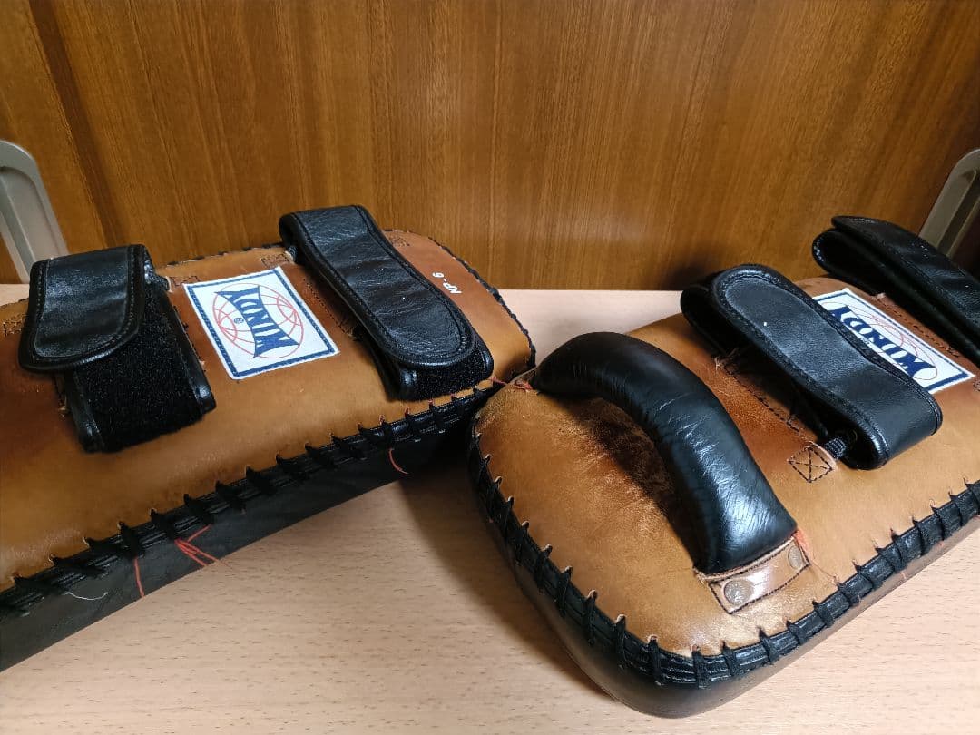 WINDY KP-6 スーパーキックミット　③