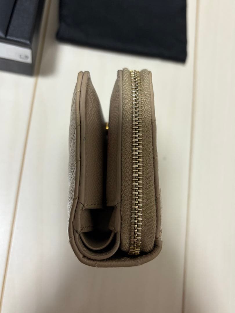 SAINT LAURENT ベージュ 二つ折り財布