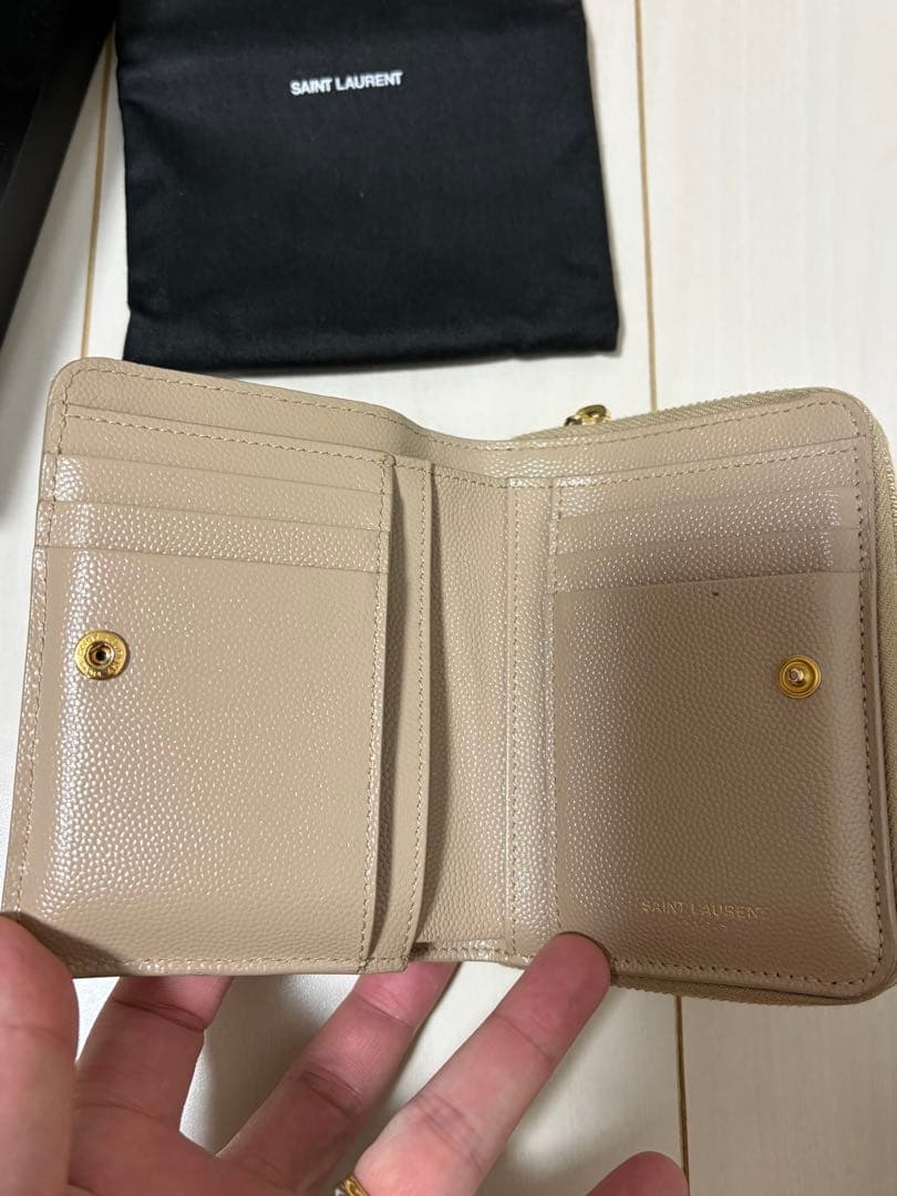 SAINT LAURENT ベージュ 二つ折り財布