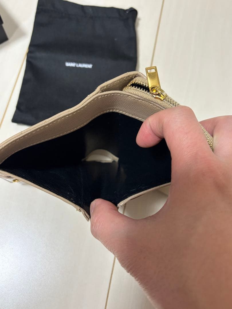 SAINT LAURENT ベージュ 二つ折り財布