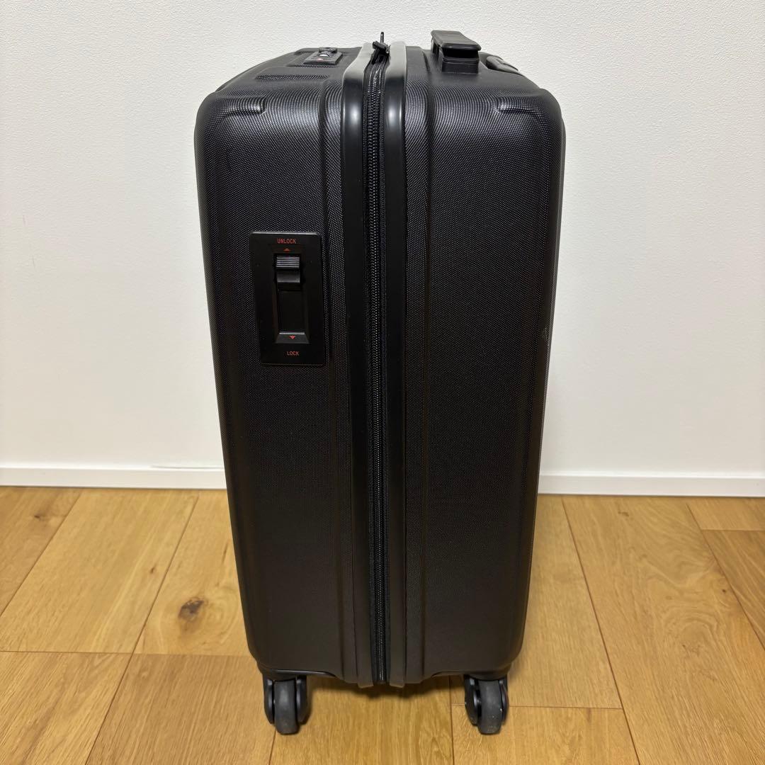 【美品】 BRIEFING H-37 キャリーケース ブラック　37L 機内可