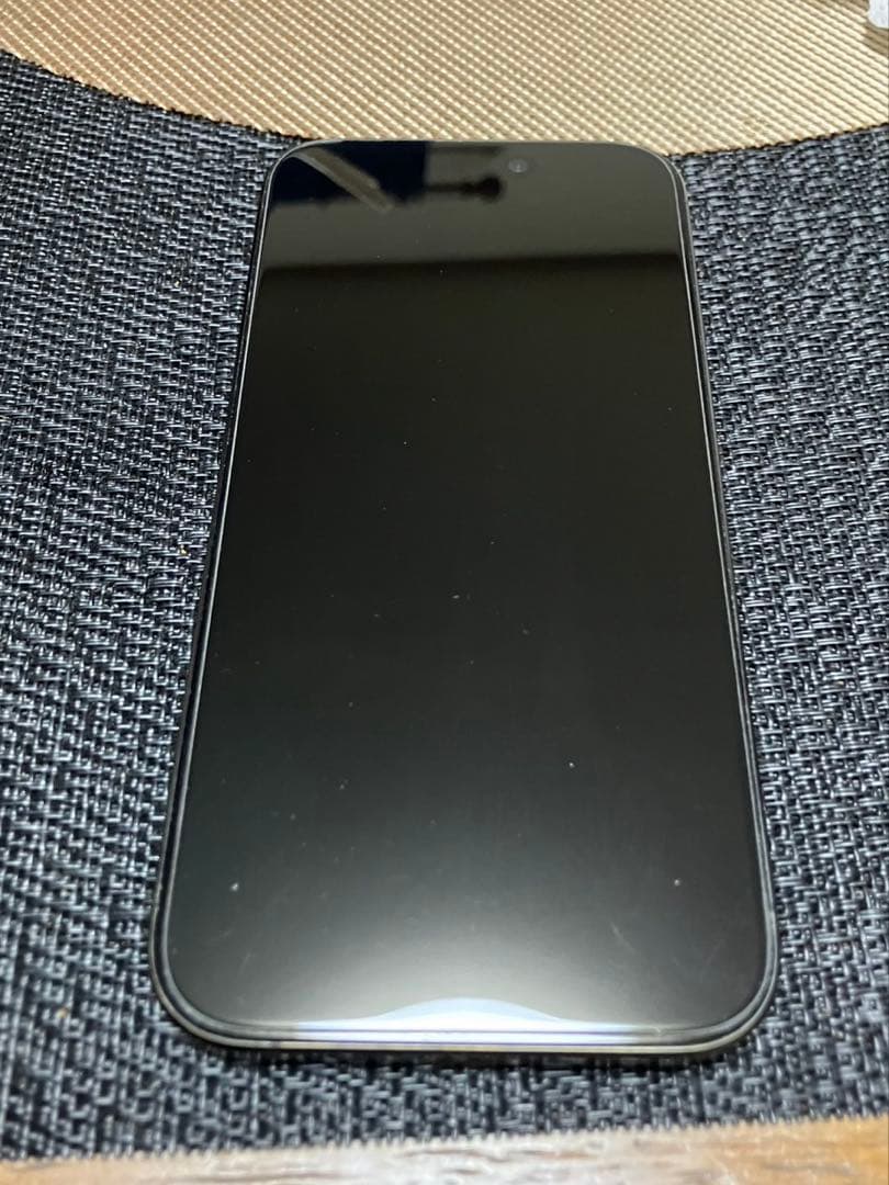 iPhone 15 Pro ブラックチタニウム　128GB 美品