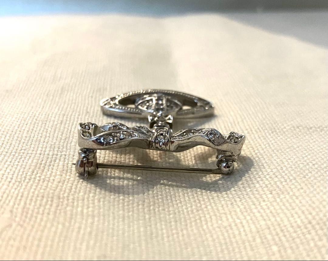 Vivienne Westwood オーブ　リボン　ブローチ