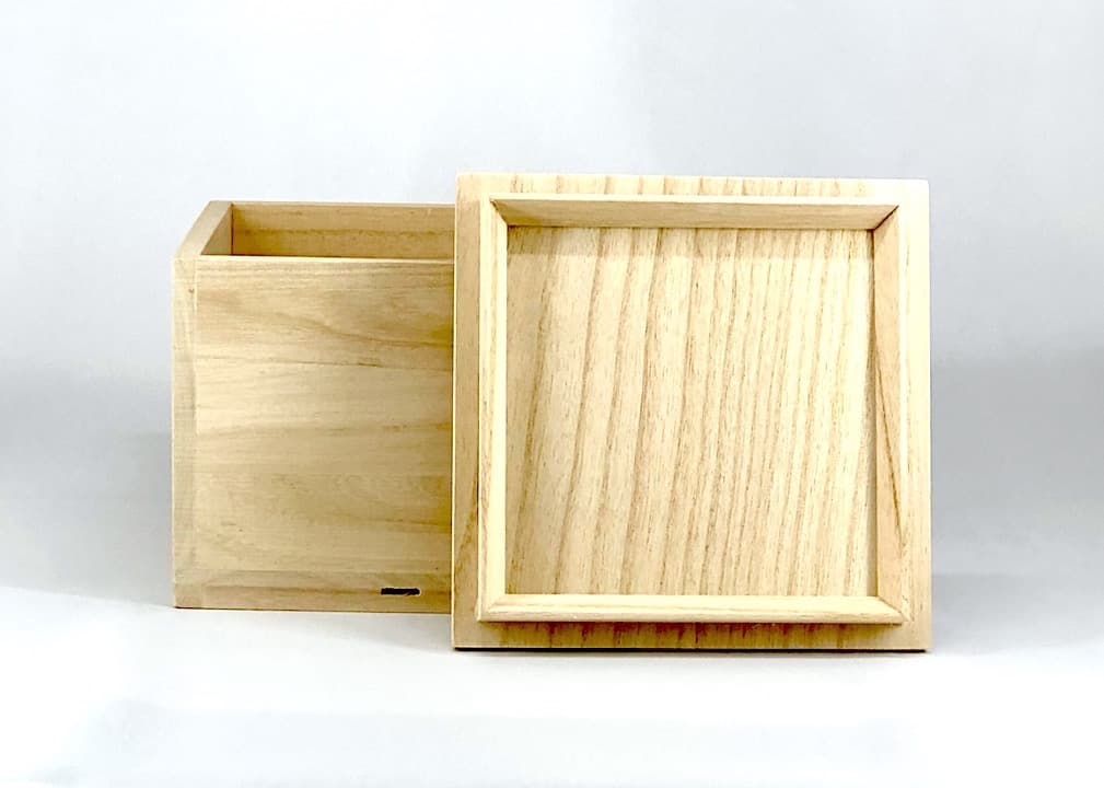 楽焼　西出窯　徳力富吉郎 作　瓢箪画　赤楽　茶碗　無傷　在銘　合箱。