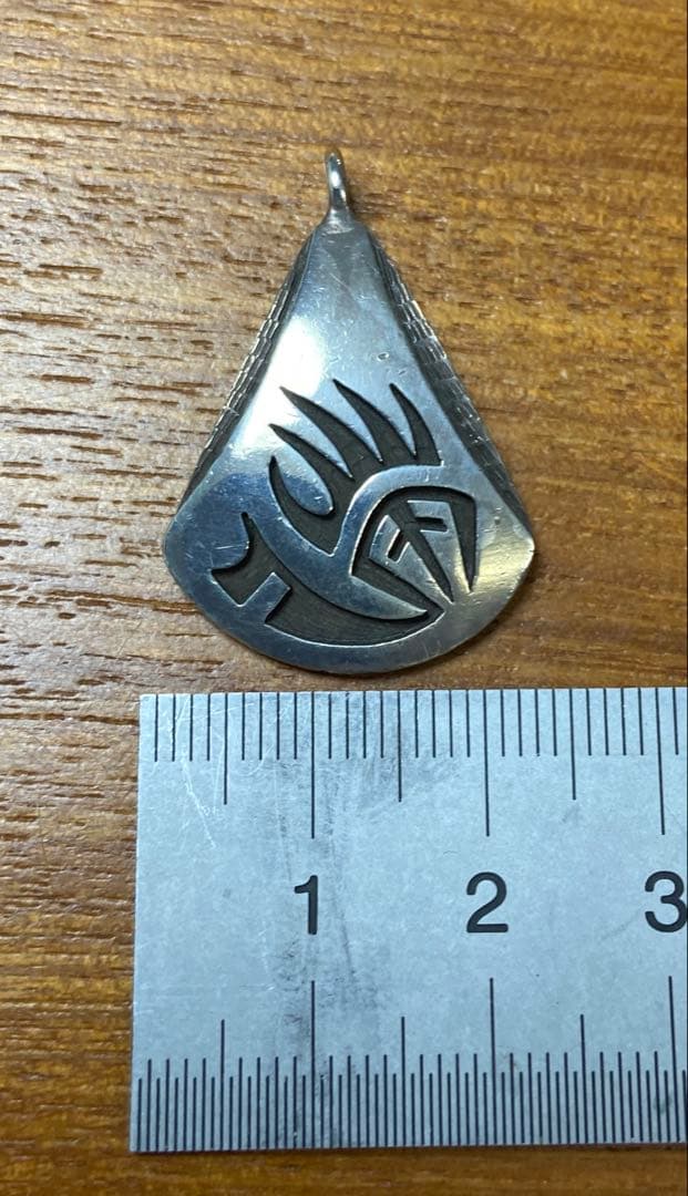 ホピ族 シルバーペンダントトップ ベアハンド柄 中古品 インディアンジュエリー