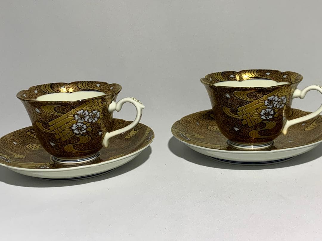 有田焼　染錦　古伊万里様式 　蒔絵 花筏　幸楽窯　カップ＆ソーサー 2客