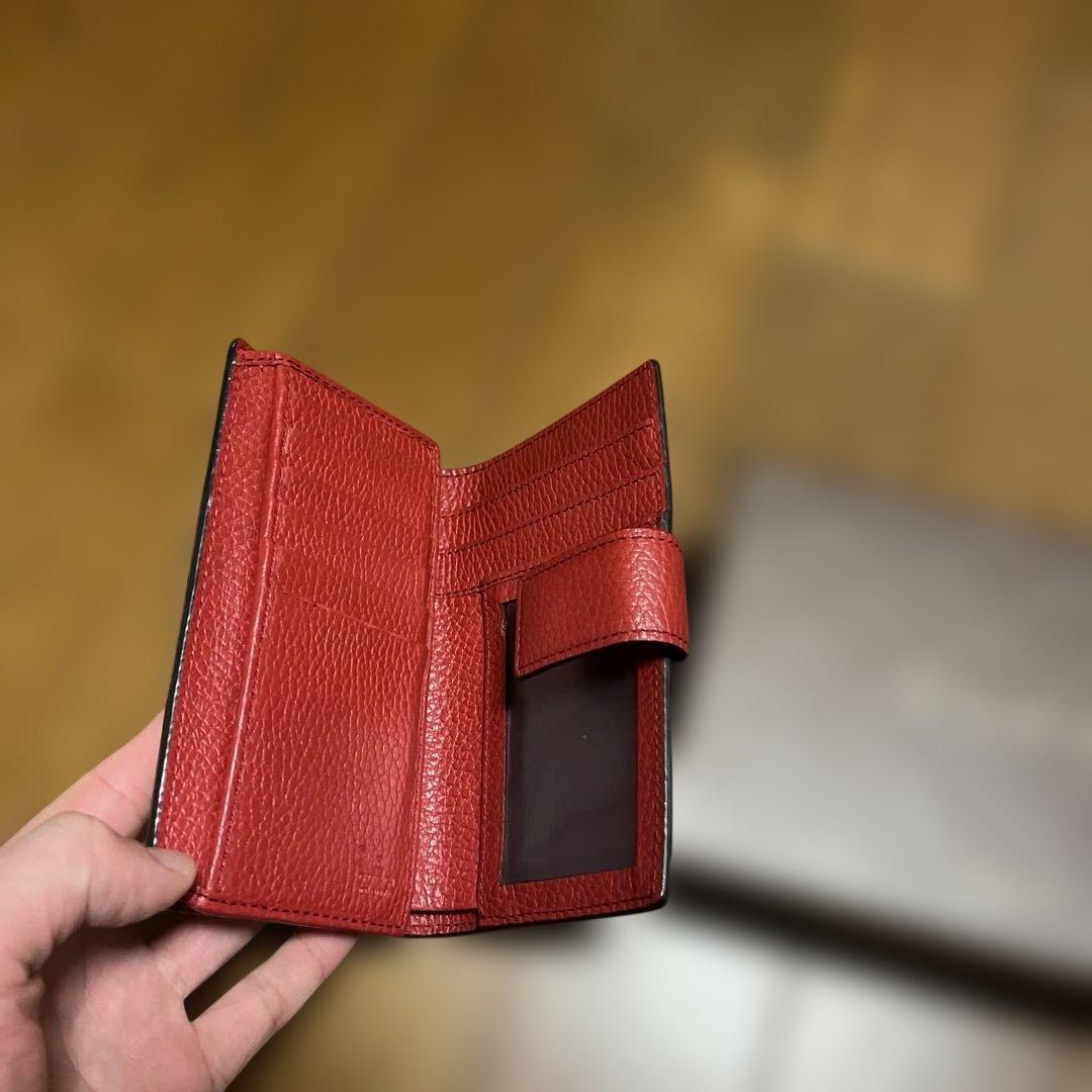 GUCCI、レザー 赤 三つ折り財布 箱付き