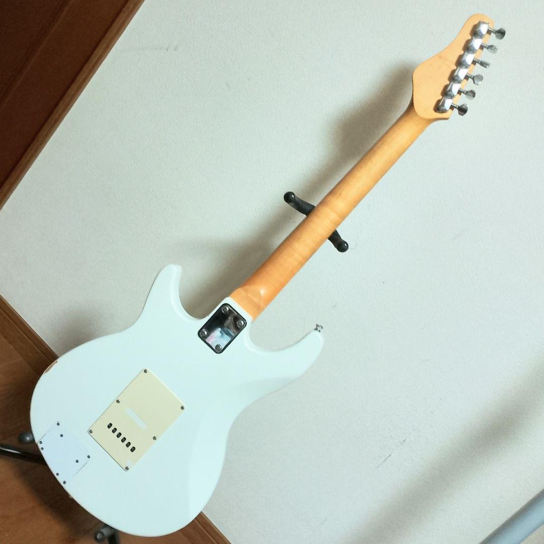 BEHRINGER　iAXE393　USB端子付き 　エレキギター　弦は新品！