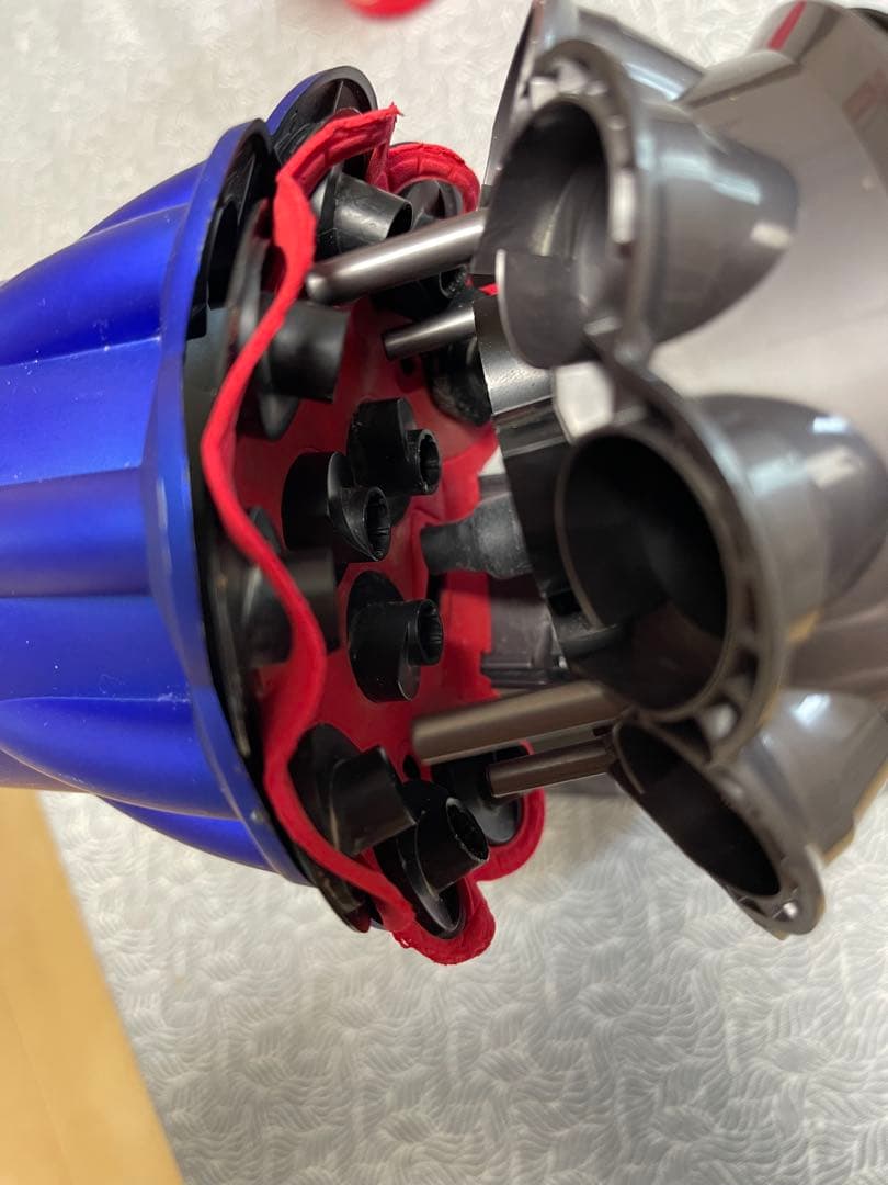 【良品】Dyson V12 SV20 Detect Slim コードレス掃除機