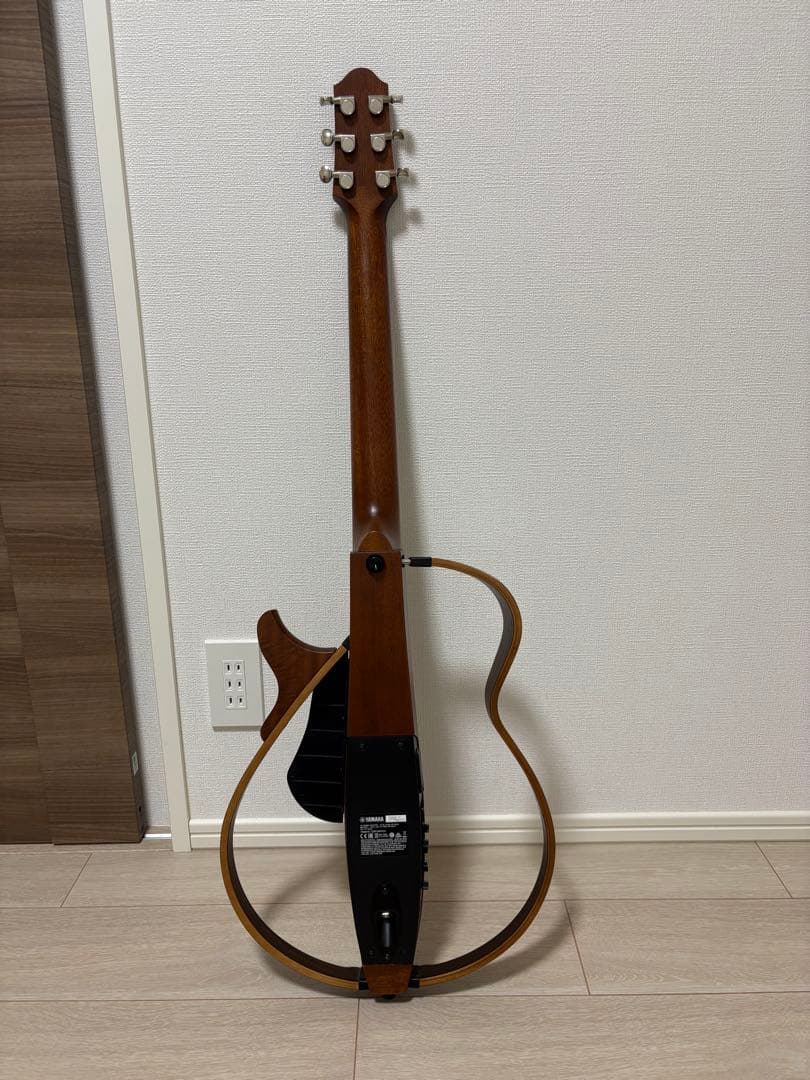 ヤマハ　サイレントギター　SLG200S NT
