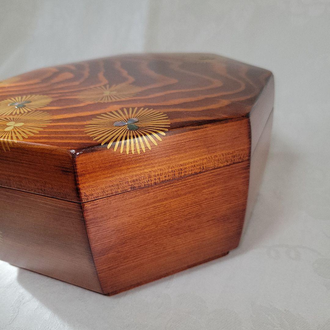 上杉満樹作　松摺漆唐松蒔絵　食籠