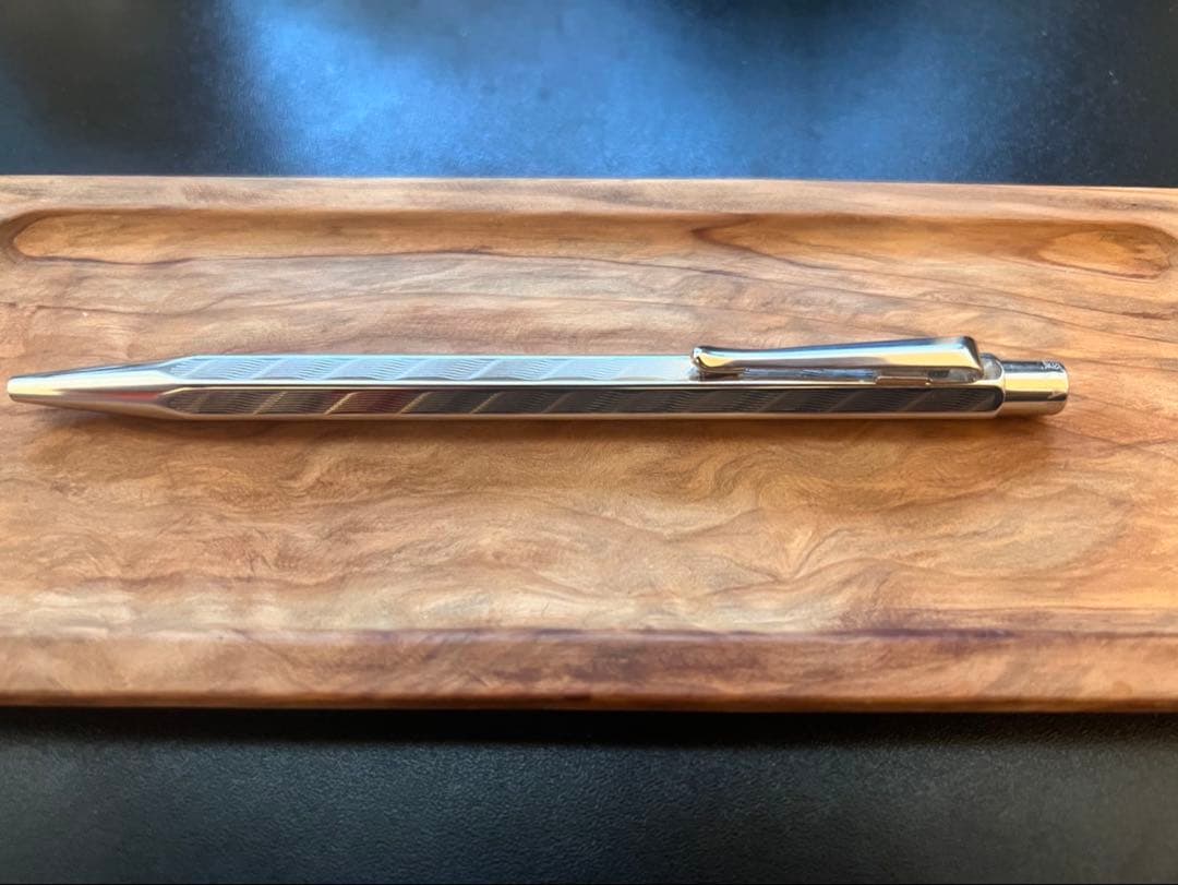 カランダッシュエクリドール　限定模様ウェーブ