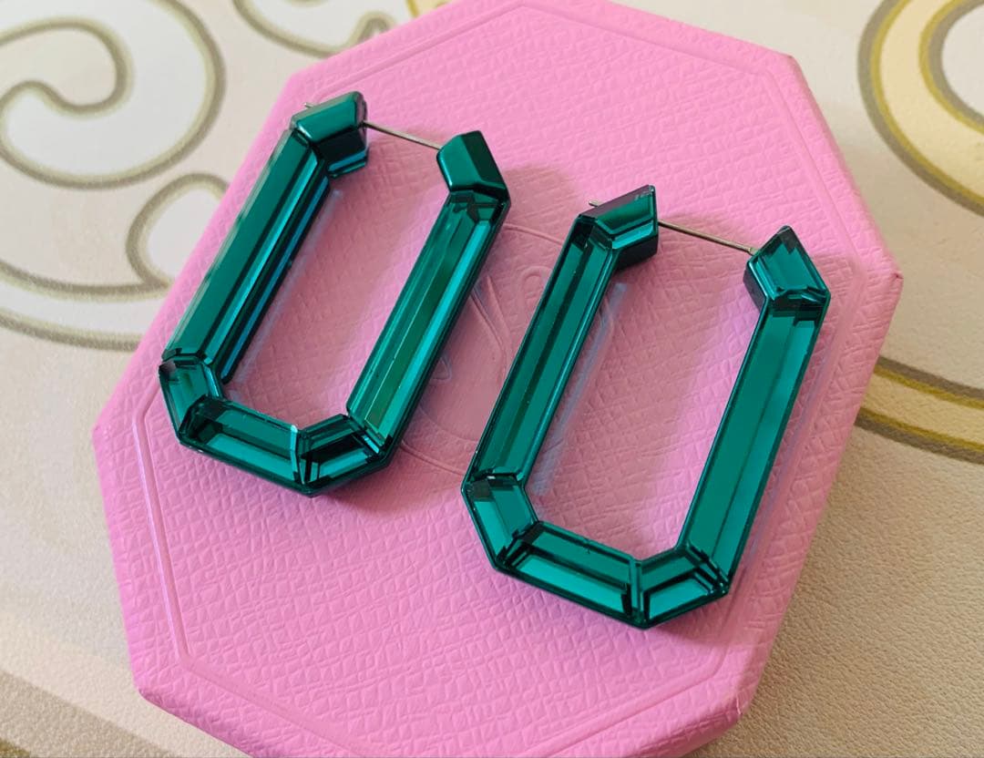 ぼたん　スワロフスキー Lucent ピアス　&ホワイトフープピアス