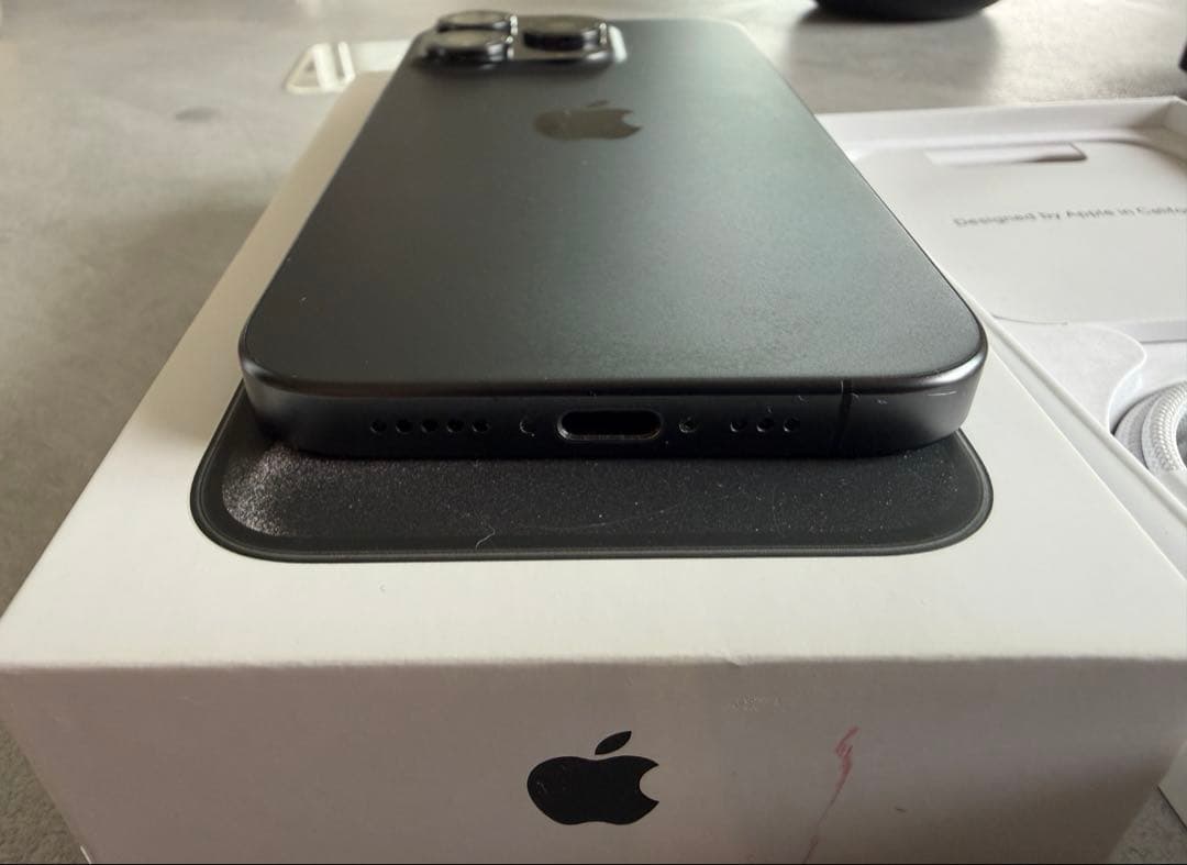 Apple iPhone 15 Pro スペースブラック 128GB 本体