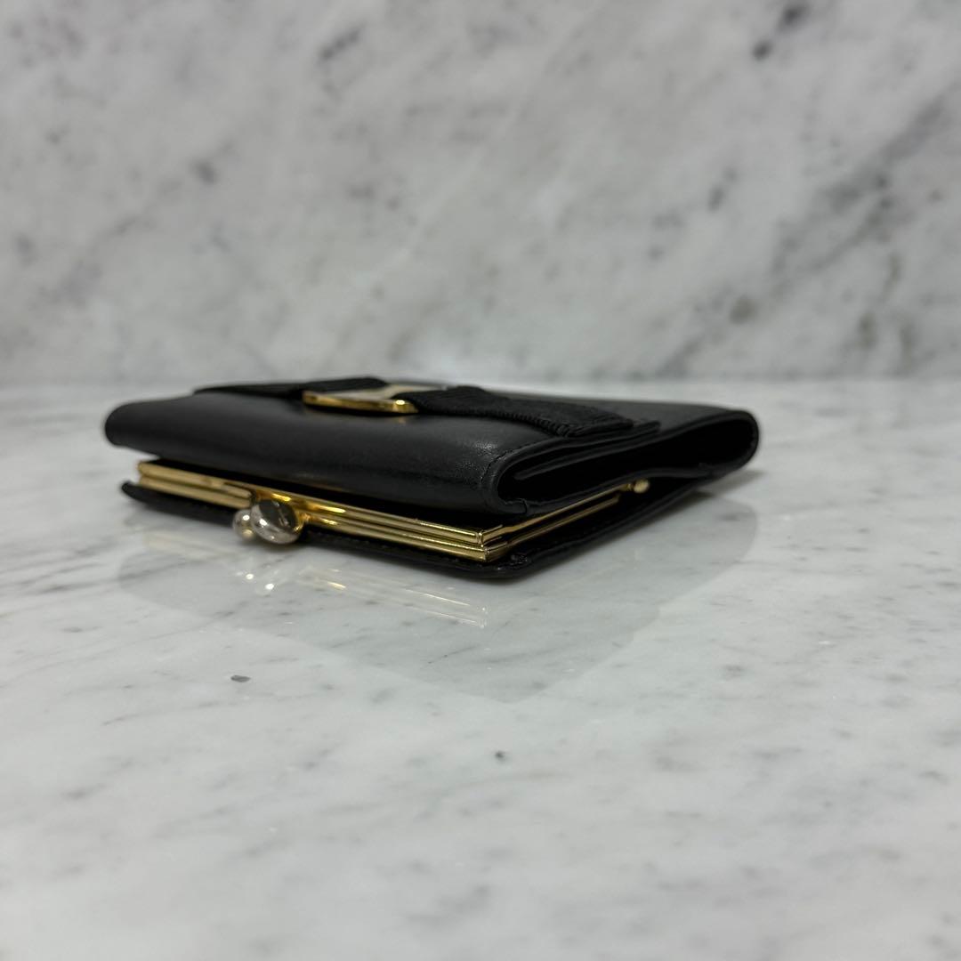 サルヴァトーレフェラガモ 三つ折り財布 ブラック ゴールド ヴァラリボン がま口