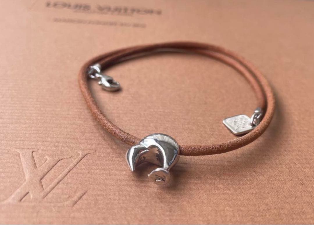 ルイヴィトン ペンダント ブレスレット レザー チョーカー ネックレス　正規品