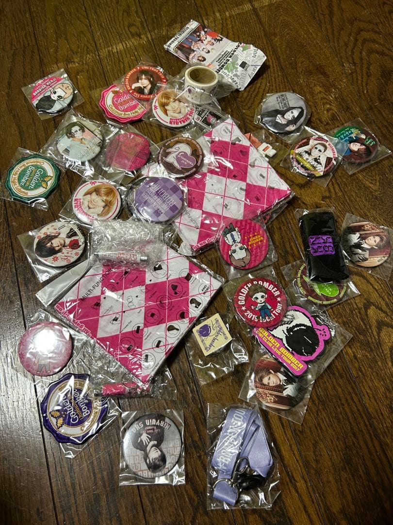 る*べ様 ゴールデンボンバー　グッズ　まとめ売り　缶バッジ　キーホルダー　ハンド