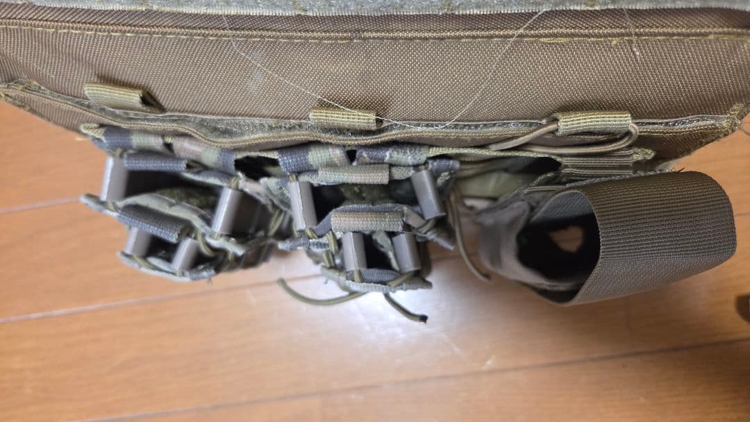 プレートキャリア マガジンホルダー3付き