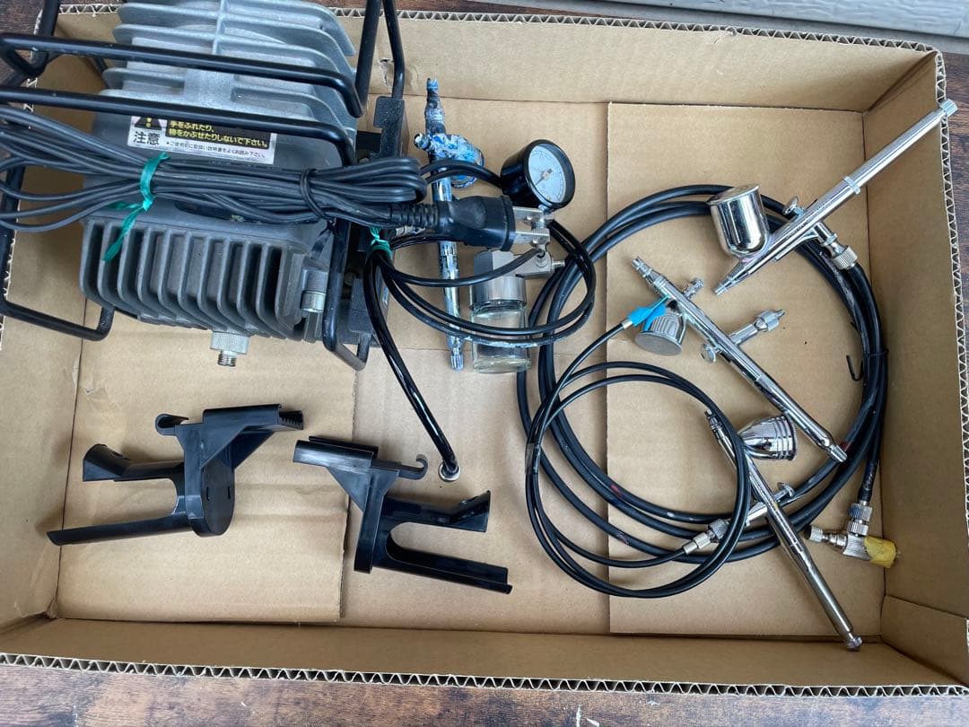 エアブラシ　コンプレッサーなどセット