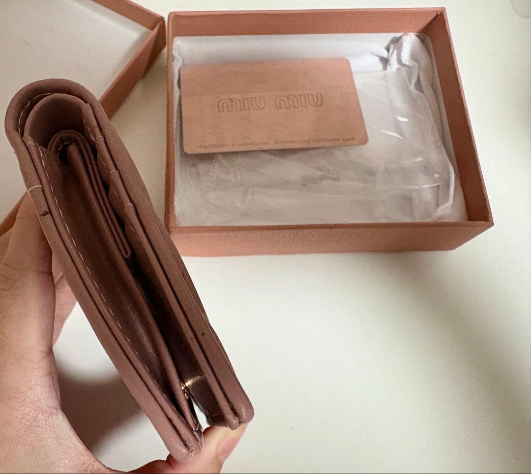 miu miu マテラッセ 財布 ピンク