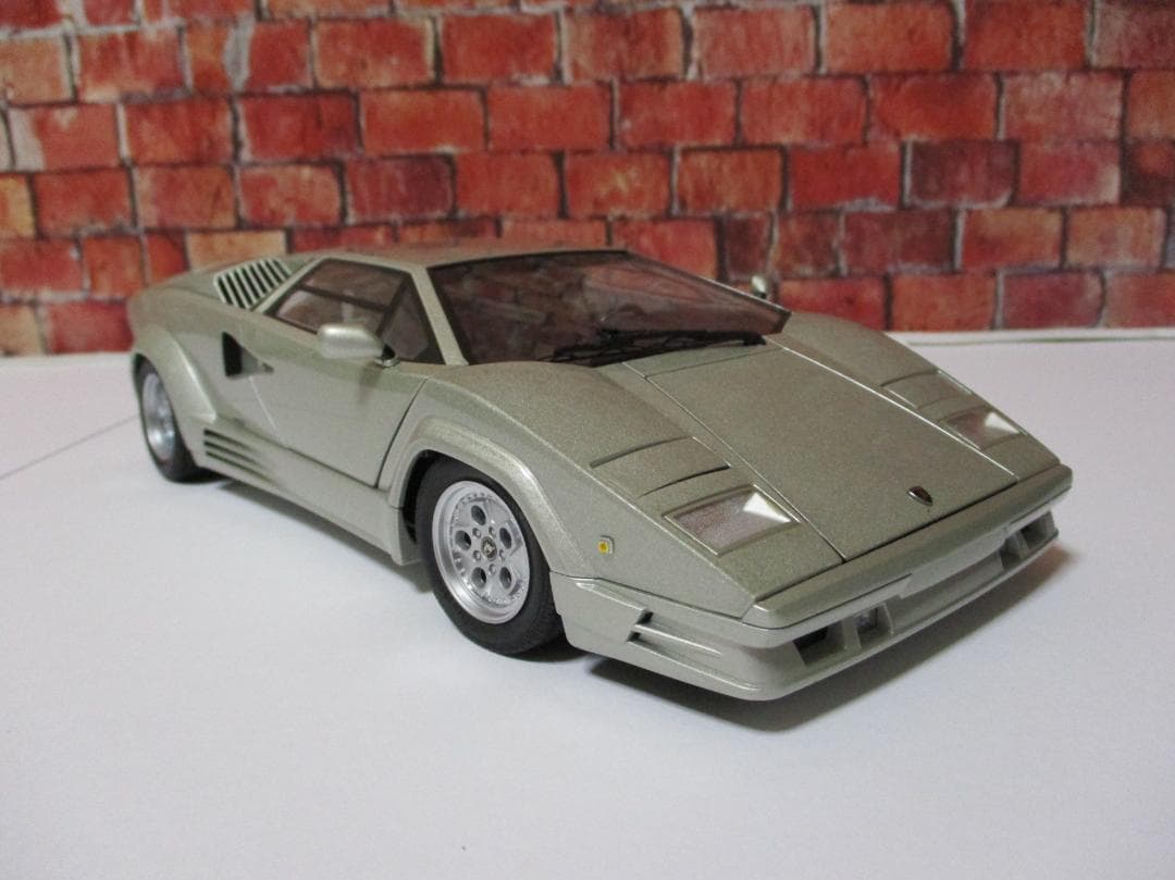 オートアート　1/18 ランボルギーニカウンタック 25th アニバーサリー